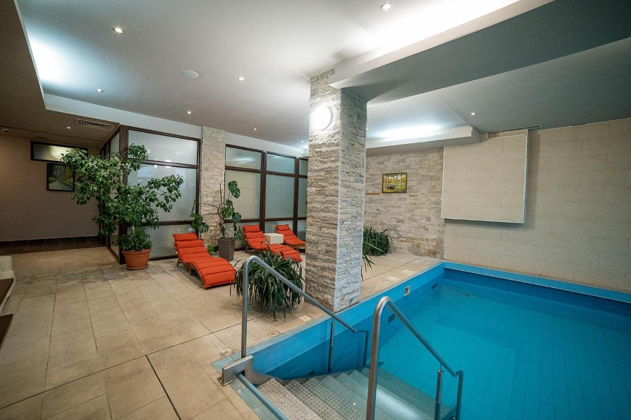 Hotel Secret Garden Baia Sprie Exterior foto